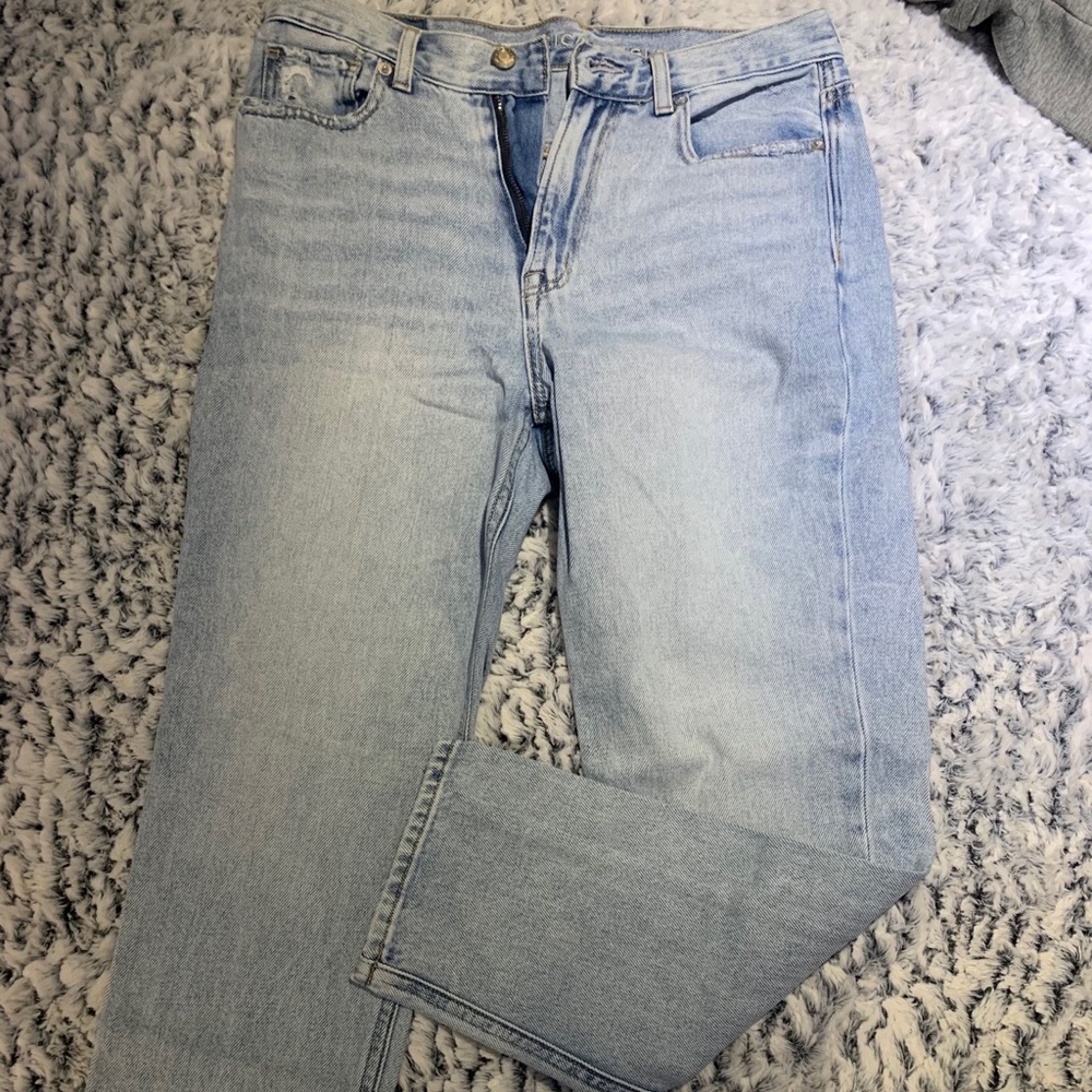 AE Light Vintage Mom Jeans - Picture 1 of 4
